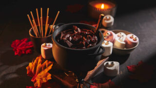 Witches Cauldron Chocolate Dipping Pot With Ghost Marshmallows